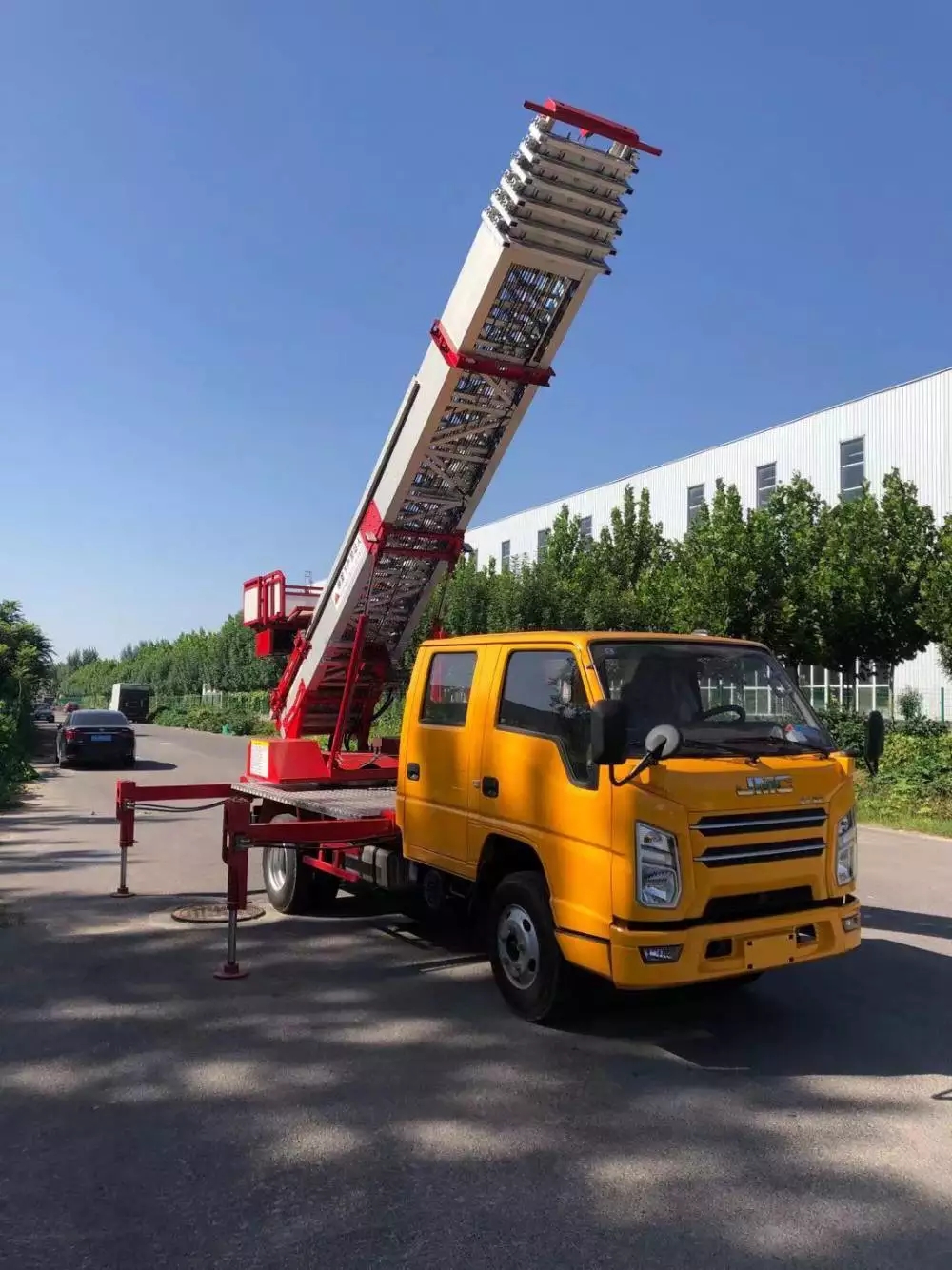 景德镇昌江附近的云梯车出租服务：轻松解决高空作业需求